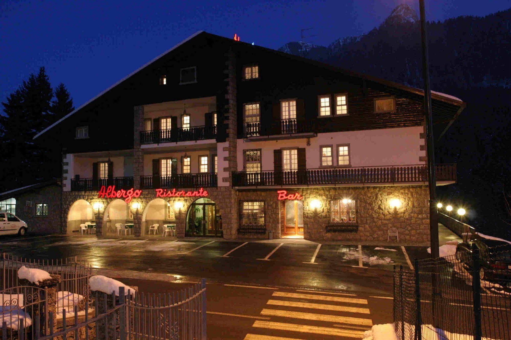 Hotel Des Alpes Castione della Presolana Εξωτερικό φωτογραφία